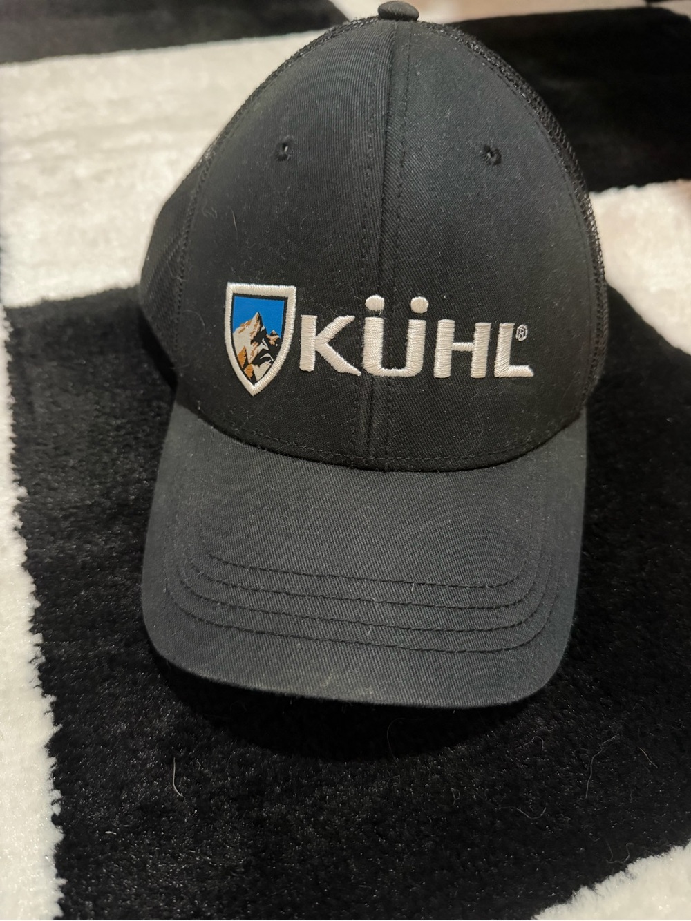 Kühl Black Logo Shield Baseball Cap with Blue Accent